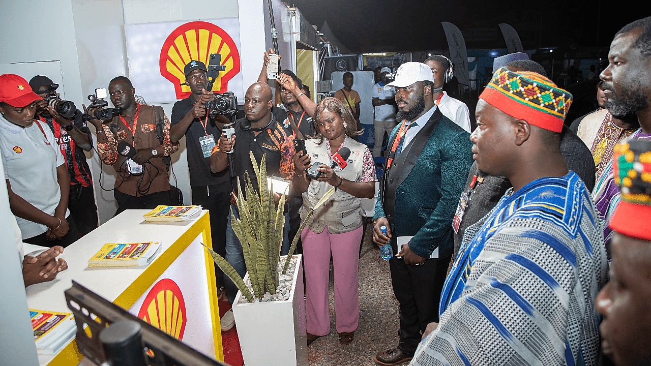 Visite de stand par les officiels