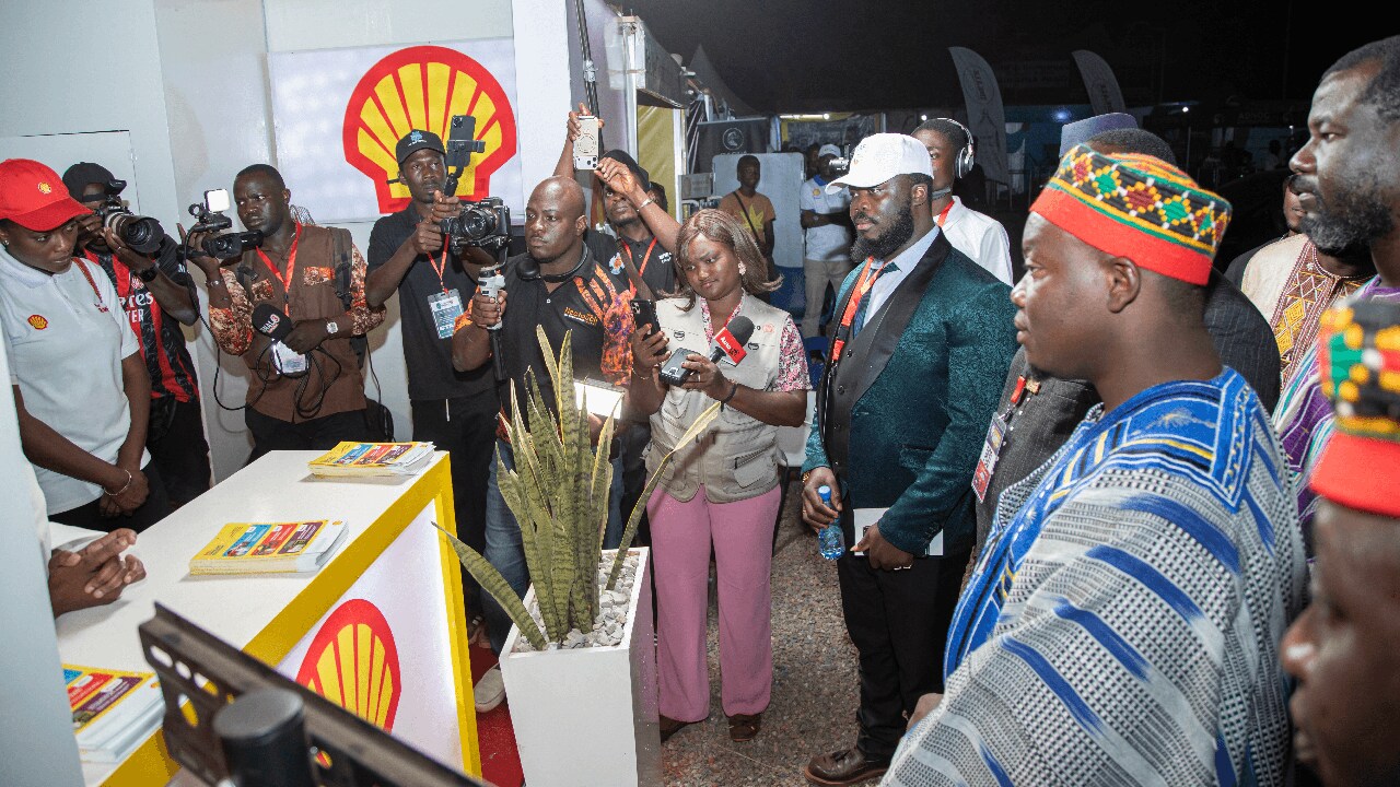 Visite de stand par les officiels